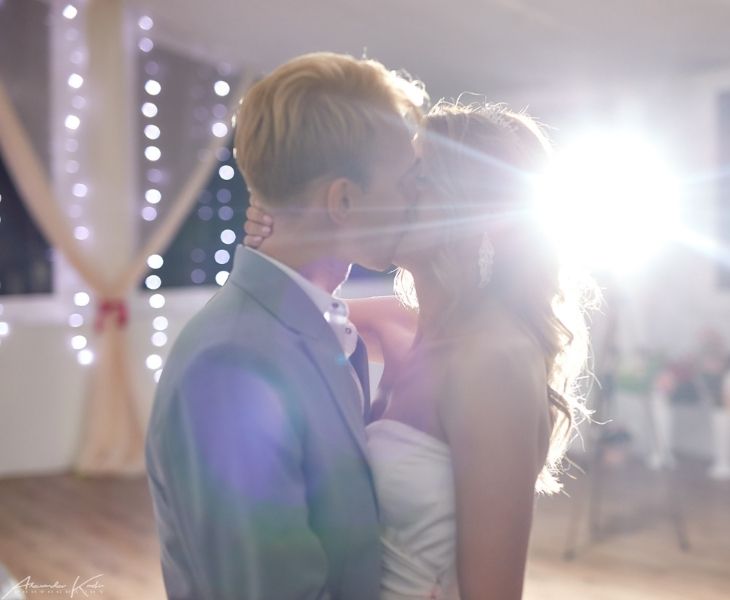 Первый танец молодожёнов